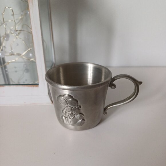 Vintage Mug with a Bear Marked Seagull Canada Pewter Etain Zinn (c)1988 2 1/4'' - Picture 1 of 10